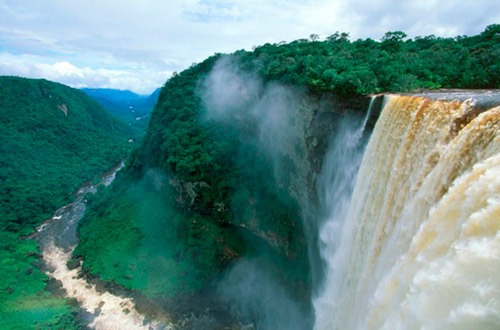 Kaieteur__gorge_guyana